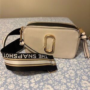 The Marc Jacobs Snapshot Small Camera Bag in Chalk